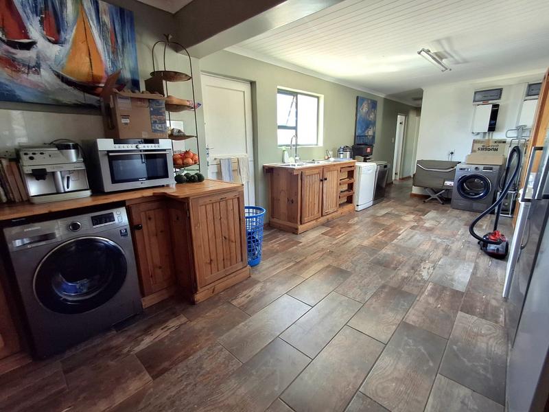 5 Bedroom Property for Sale in Duyker Eiland Western Cape